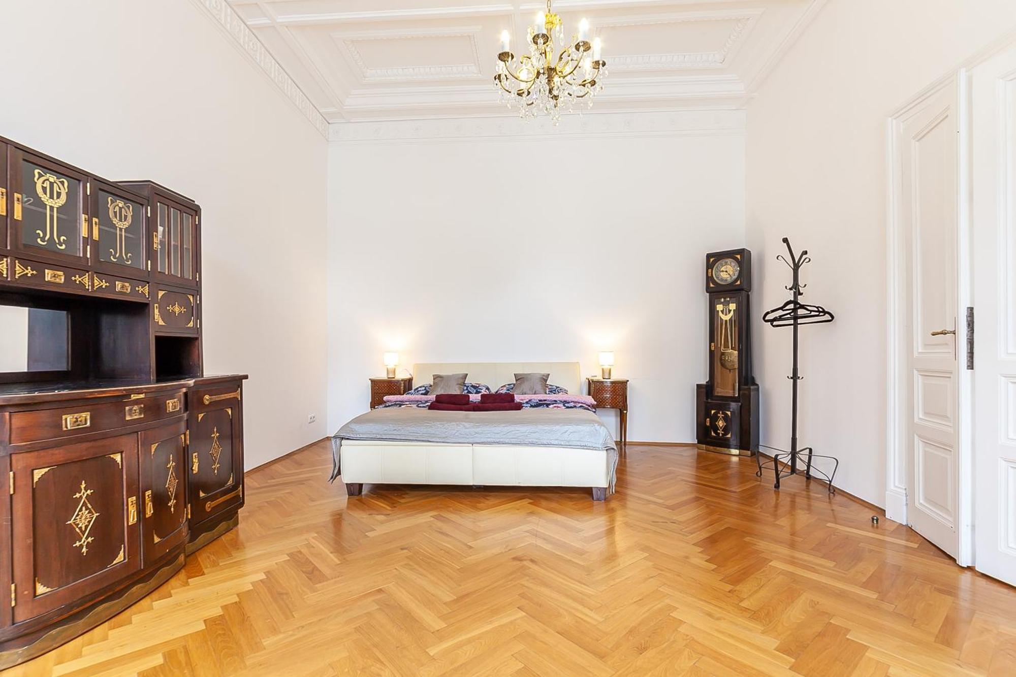 Royal Apartment By Charles Bridge View Of Saint Nicholas Church Prague Ngoại thất bức ảnh