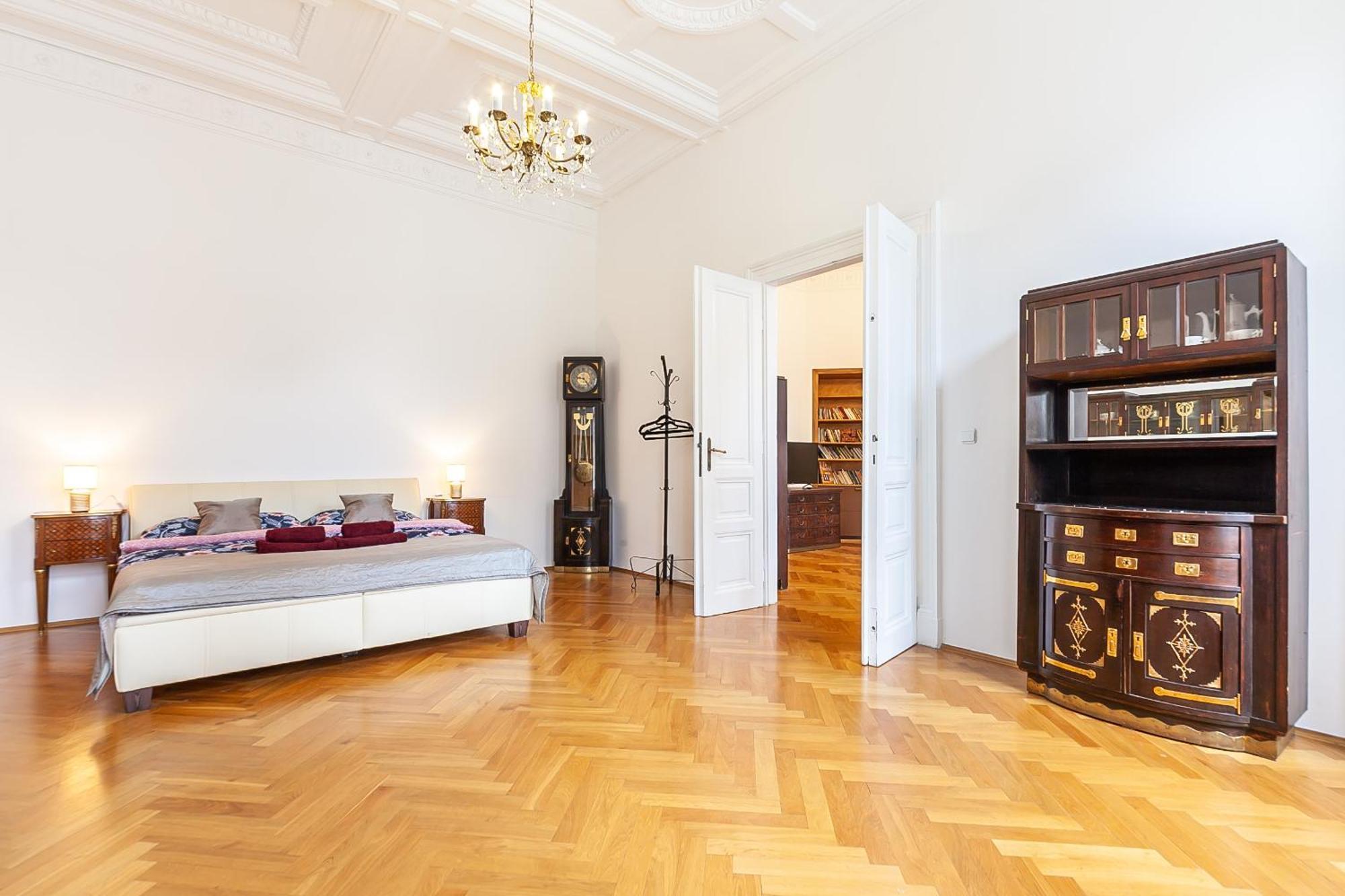 Royal Apartment By Charles Bridge View Of Saint Nicholas Church Prague Ngoại thất bức ảnh