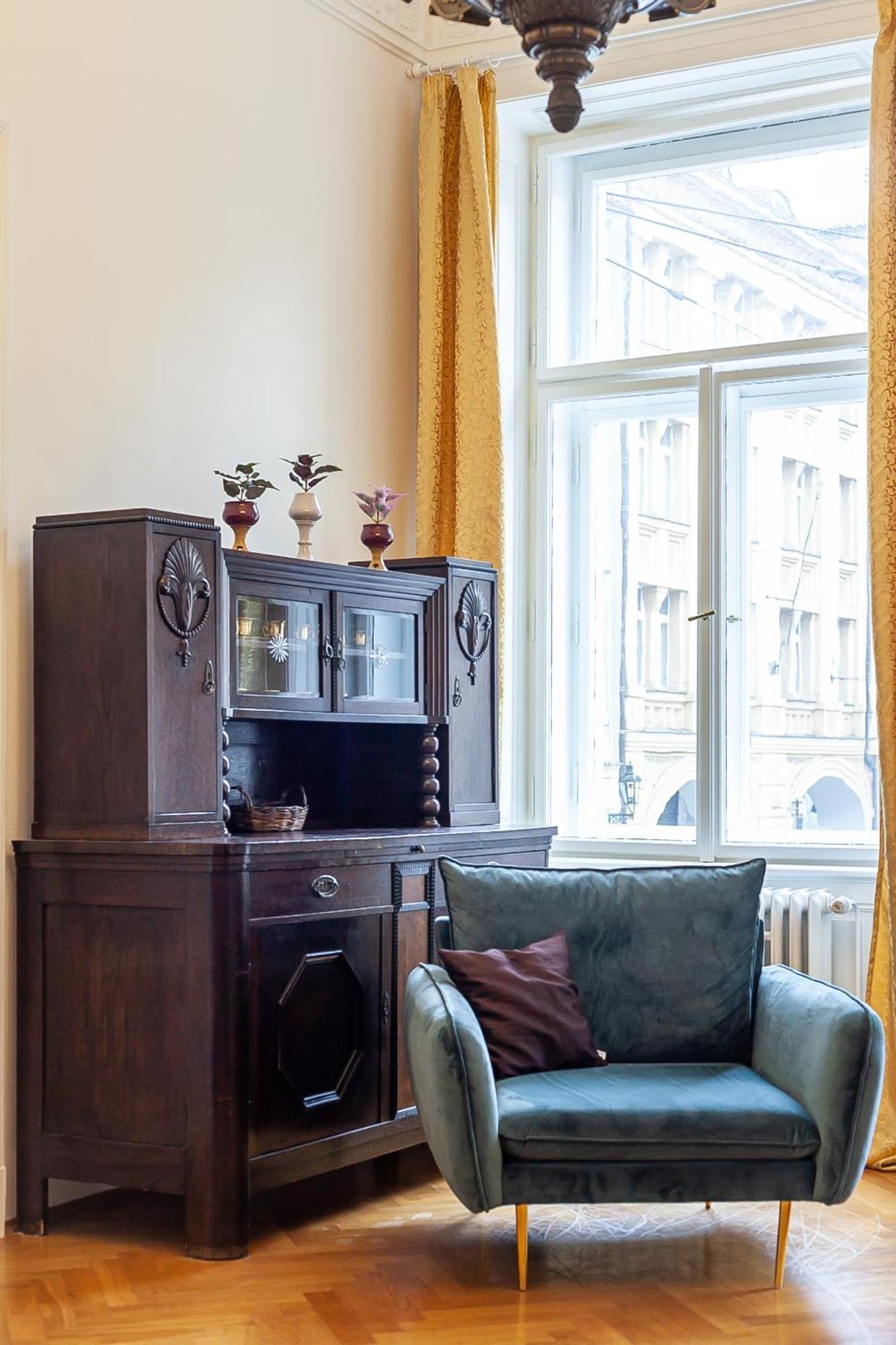 Royal Apartment By Charles Bridge View Of Saint Nicholas Church Prague Ngoại thất bức ảnh