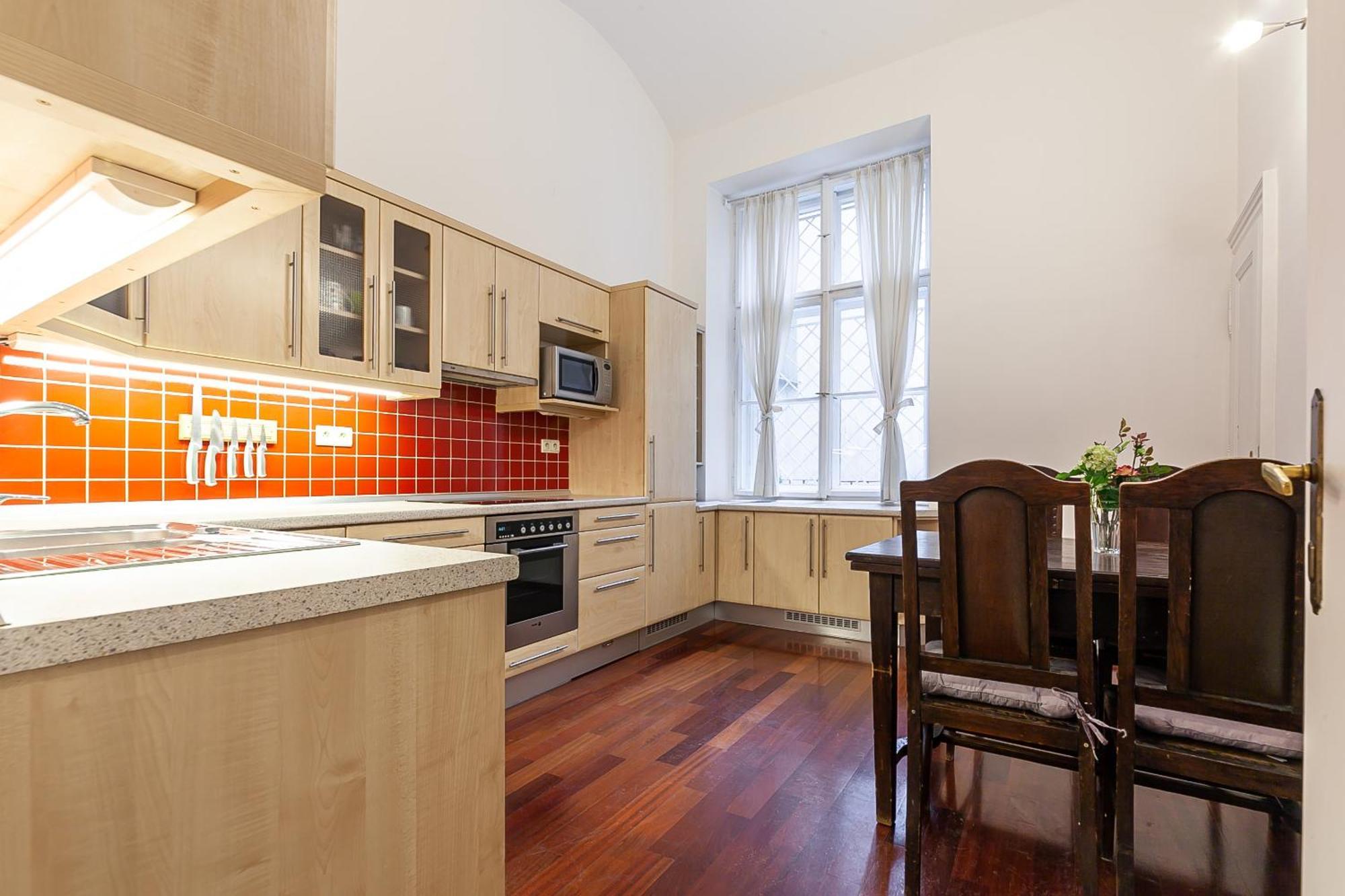 Royal Apartment By Charles Bridge View Of Saint Nicholas Church Prague Ngoại thất bức ảnh