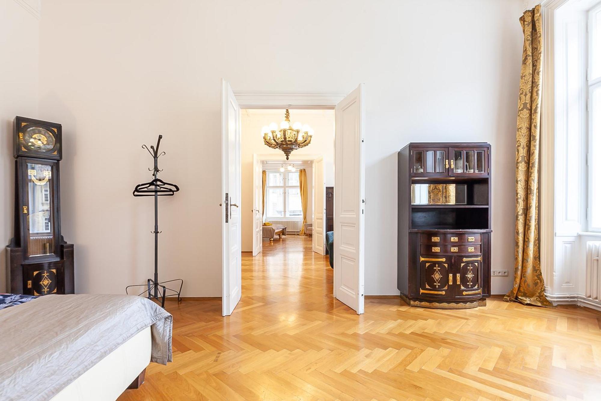 Royal Apartment By Charles Bridge View Of Saint Nicholas Church Prague Ngoại thất bức ảnh
