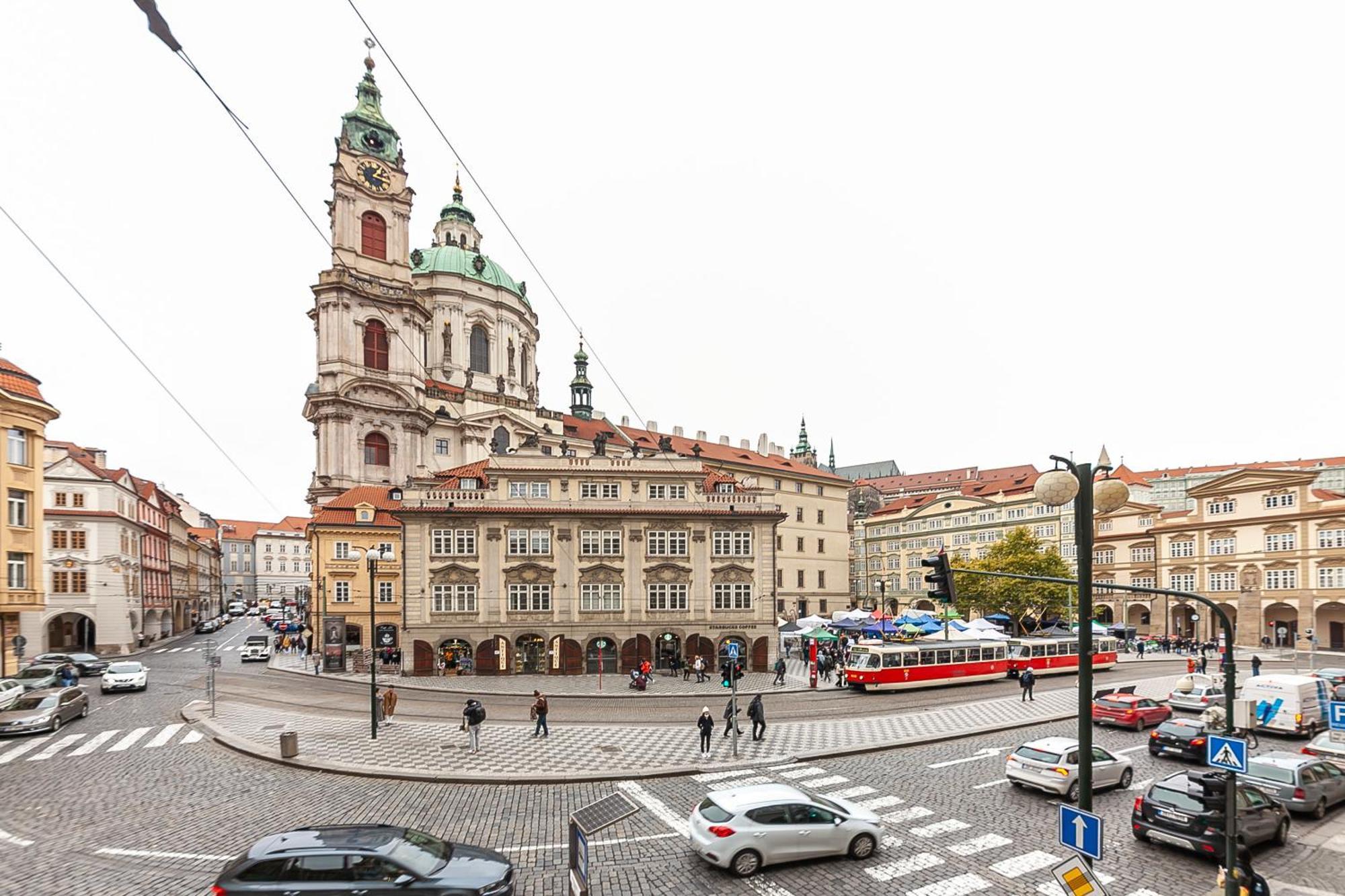 Royal Apartment By Charles Bridge View Of Saint Nicholas Church Prague Ngoại thất bức ảnh