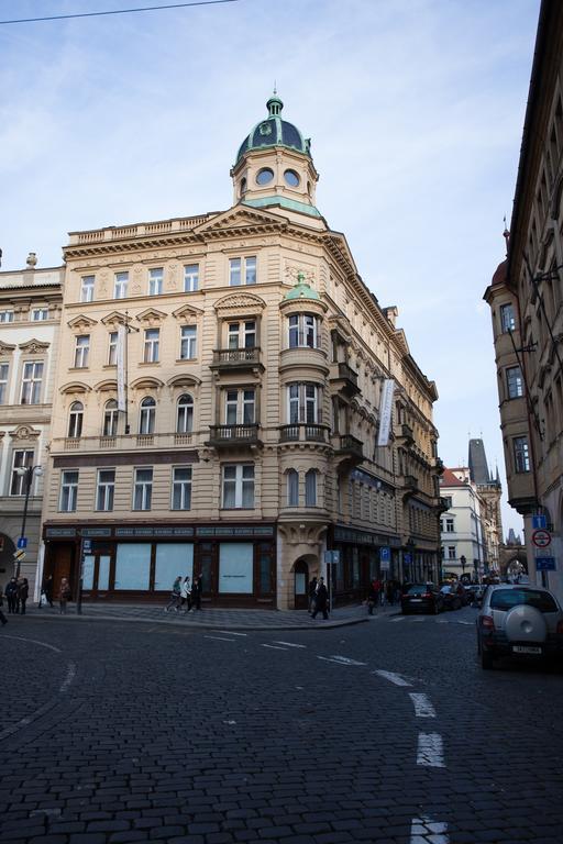 Royal Apartment By Charles Bridge View Of Saint Nicholas Church Prague Phòng bức ảnh
